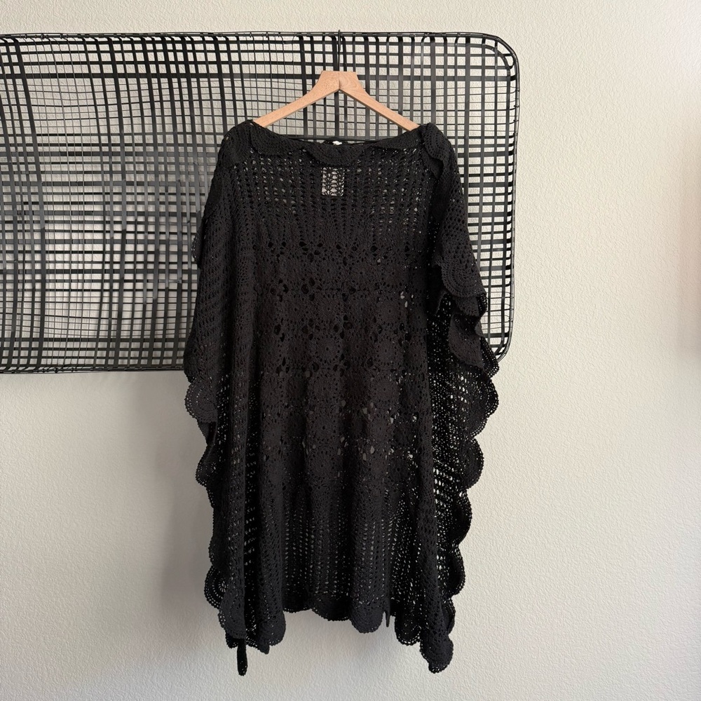 Free people Ess Gee Taranna crochet Poncho coverup - Picture 3 of 11